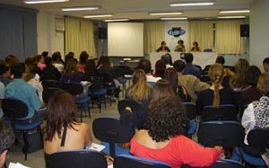 psicologa-do-rio-recebe-premio-monografico01-300x187.jpg